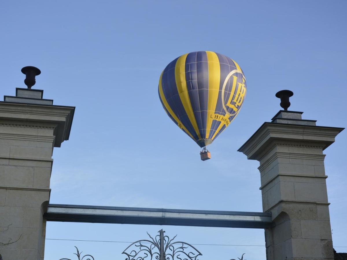 La Penesais Villa Beaumont-en-Véron Exteriör bild