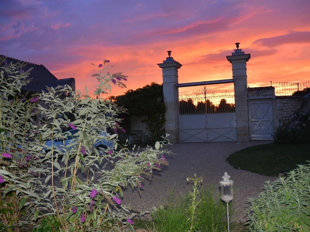 La Penesais Villa Beaumont-en-Véron Exteriör bild